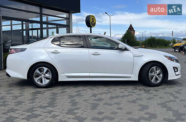 Седан Kia Optima 2015 в 