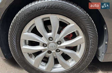 Седан Kia Optima 2014 в 