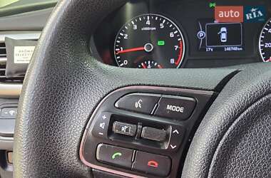 Седан Kia Optima 2017 в 