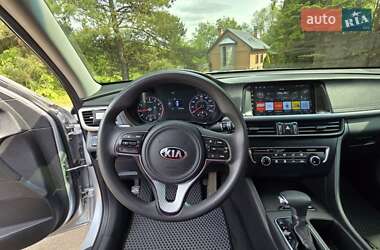 Седан Kia Optima 2017 в 