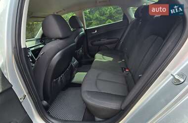 Седан Kia Optima 2017 в 