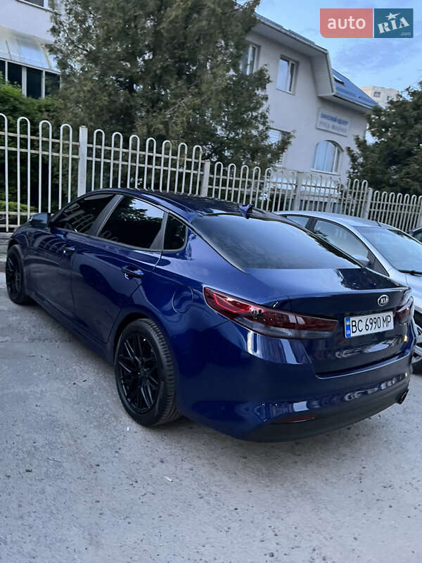 Седан Kia Optima 2018 в Львові