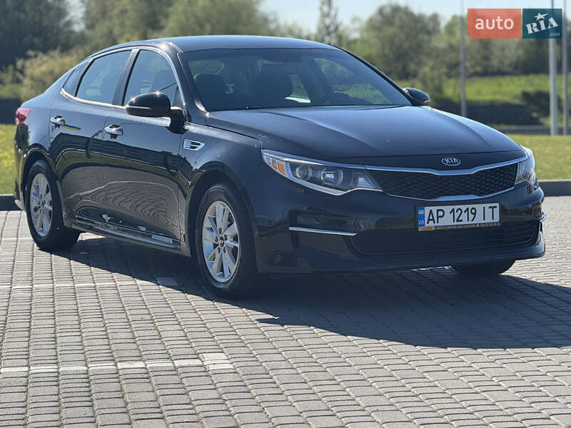 Седан Kia Optima 2017 в Львове