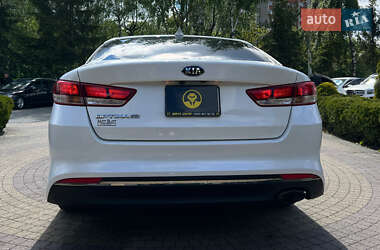 Седан Kia Optima 2016 в 