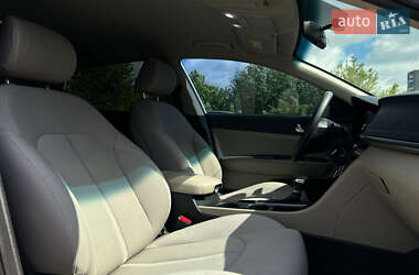 Седан Kia Optima 2016 в 