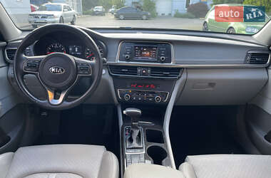 Седан Kia Optima 2016 в 