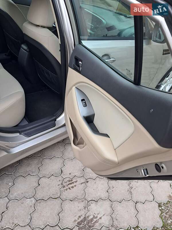 Седан Kia Optima 2014 в Луцке