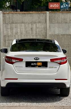 Седан Kia Optima 2013 в 