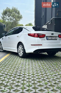 Седан Kia Optima 2013 в 