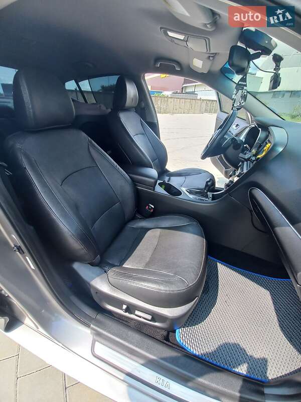 Седан Kia Optima 2015 в Черкассах