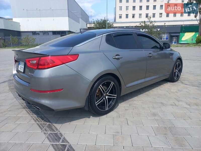 Седан Kia Optima 2015 в Черкассах