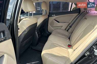 Седан Kia Optima 2012 в 
