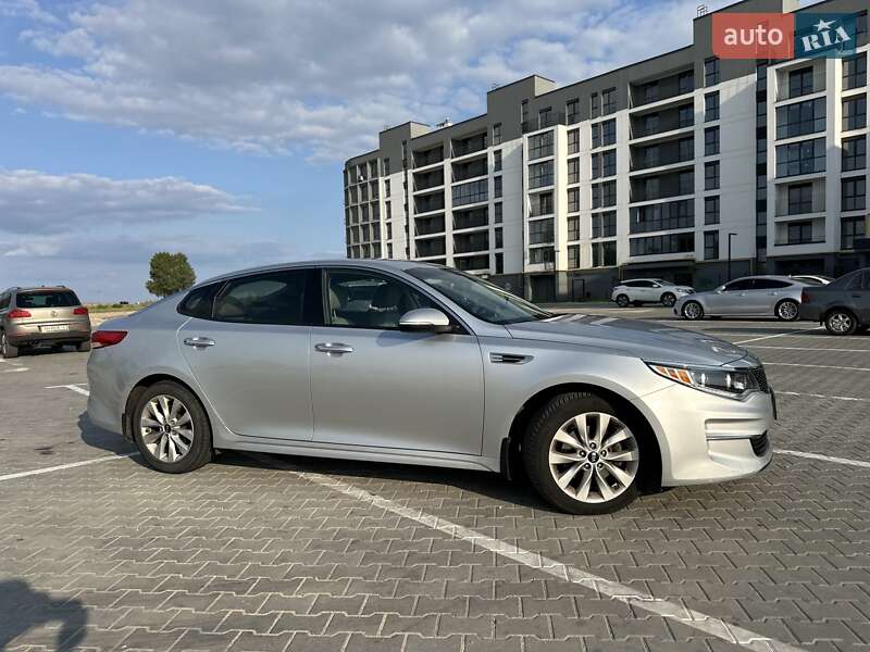 Седан Kia Optima 2016 в 