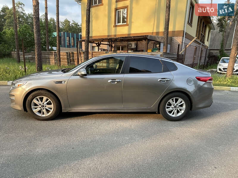 Седан Kia Optima 2016 в Буче