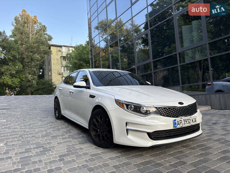Седан Kia Optima 2016 в Запоріжжі