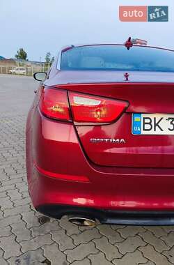 Седан Kia Optima 2015 в 