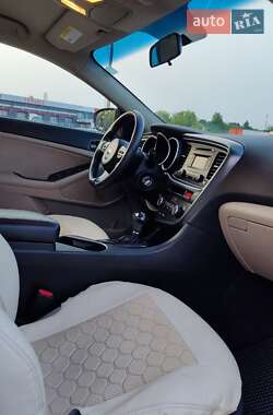 Седан Kia Optima 2015 в 