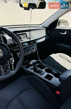 Седан Kia Optima 2017 в 