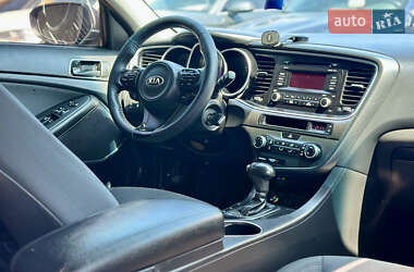 Седан Kia Optima 2015 в 