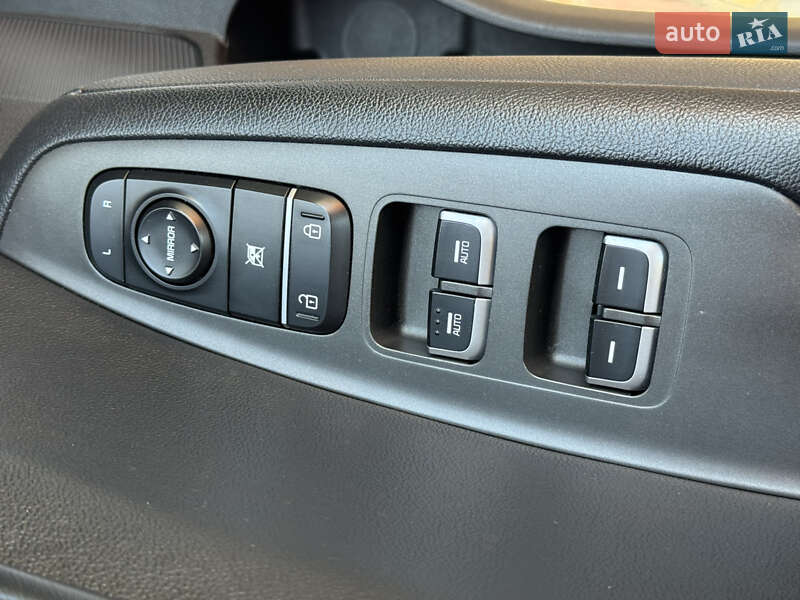 Седан Kia Optima 2017 в Умані