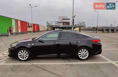 Седан Kia Optima 2017 в 