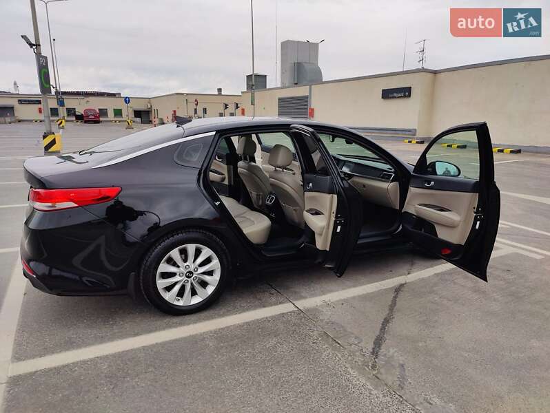 Седан Kia Optima 2017 в Львове