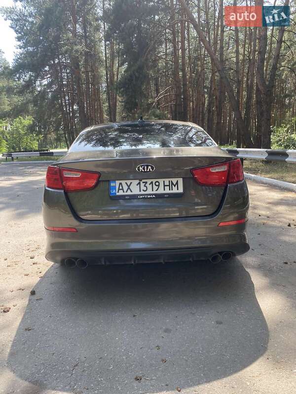 Седан Kia Optima 2014 в Краснограді