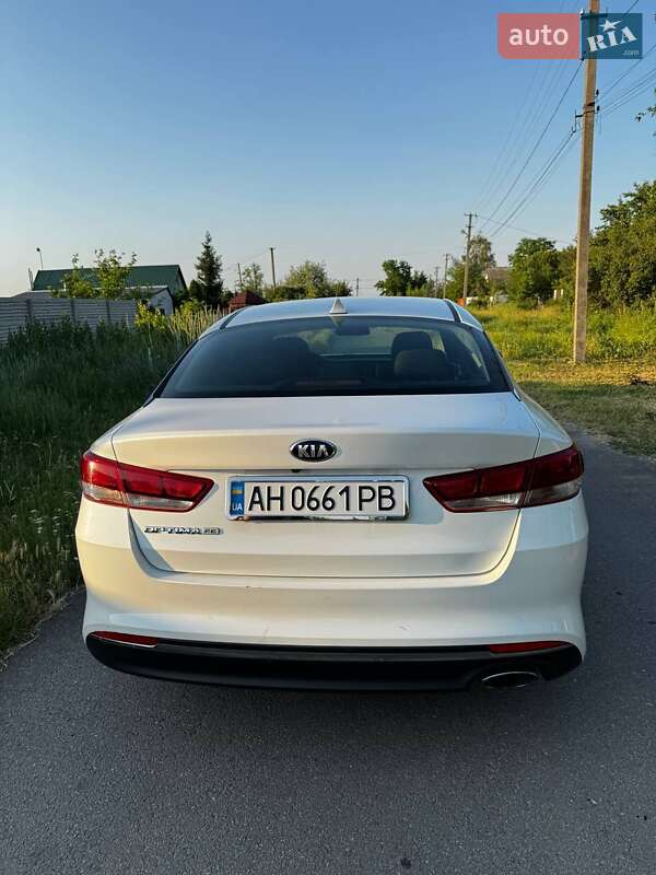 Седан Kia Optima 2016 в Днепре