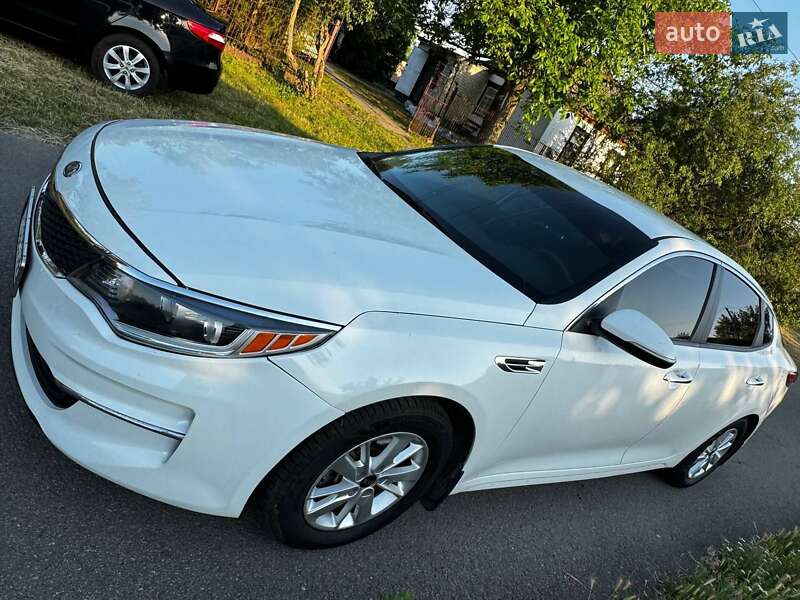 Седан Kia Optima 2016 в Днепре