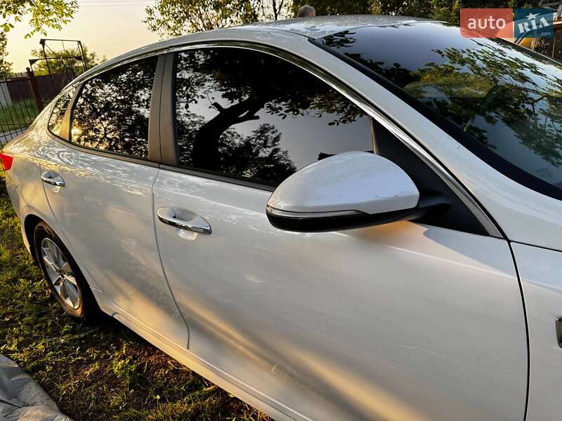 Седан Kia Optima 2016 в Днепре
