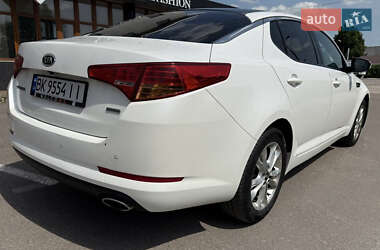 Седан Kia Optima 2012 в 