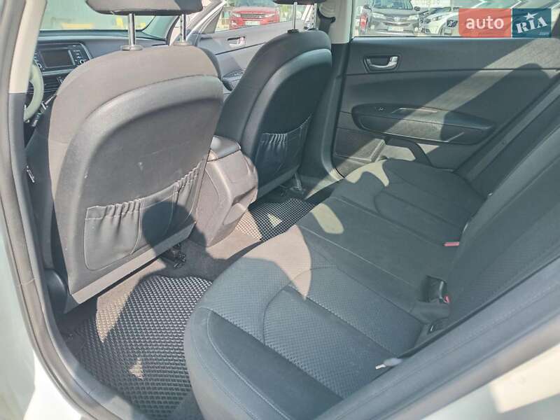 Седан Kia Optima 2017 в Львове
