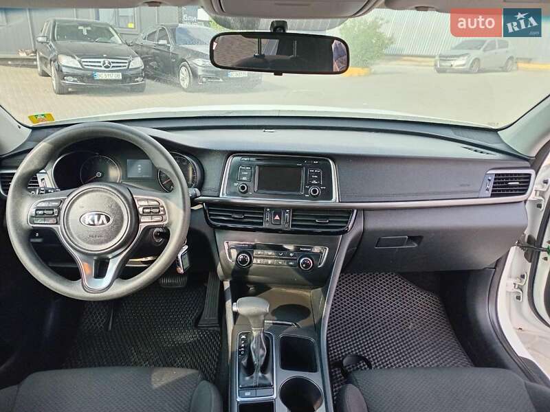 Седан Kia Optima 2017 в Львове
