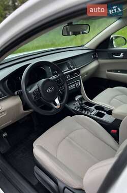 Седан Kia Optima 2016 в 