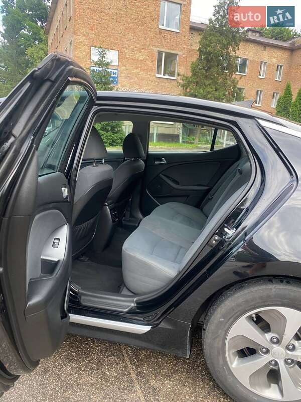 Седан Kia Optima 2014 в Киеве