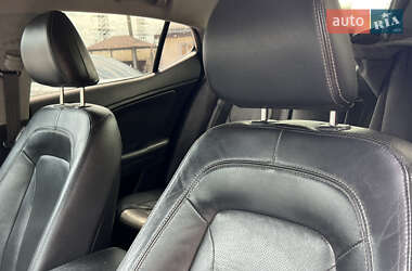 Седан Kia Optima 2012 в 