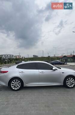 Седан Kia Optima 2018 в 