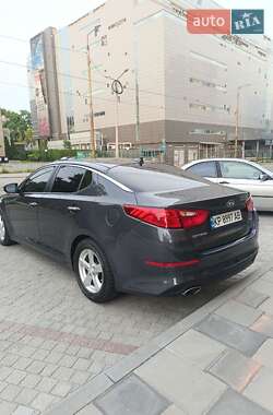 Седан Kia Optima 2015 в 