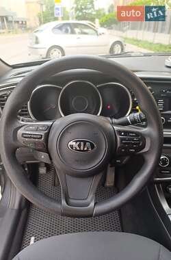 Седан Kia Optima 2015 в 