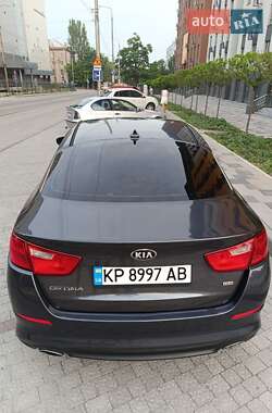 Седан Kia Optima 2015 в 