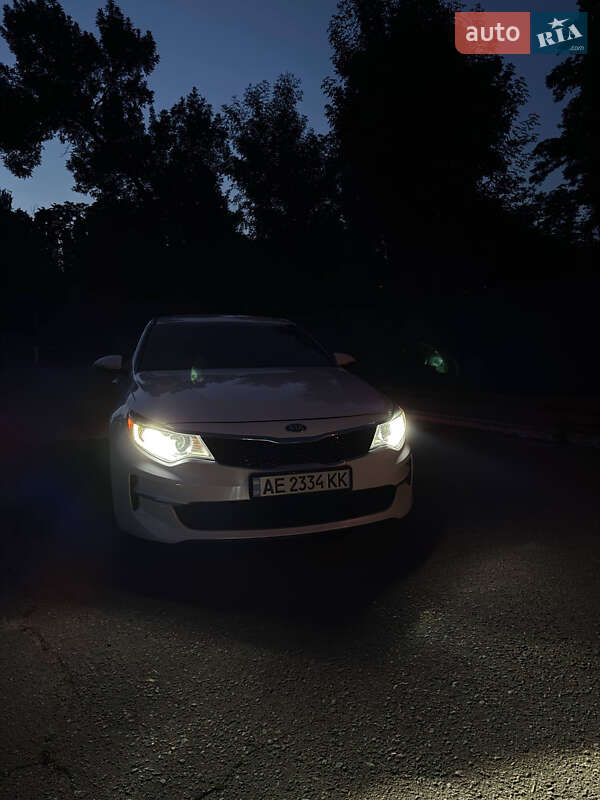 Седан Kia Optima 2016 в Кременчуге