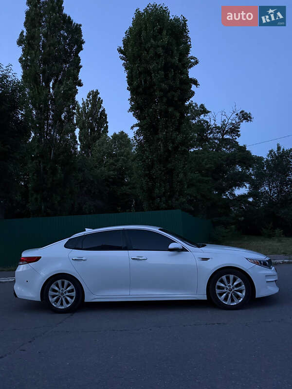 Седан Kia Optima 2016 в Кременчуге