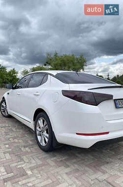 Седан Kia Optima 2011 в 