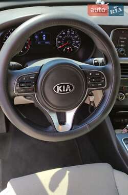 Седан Kia Optima 2017 в Павлограді