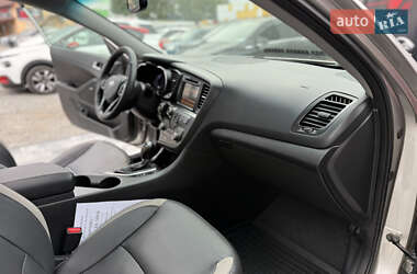 Седан Kia Optima 2013 в 