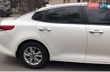 Седан Kia Optima 2016 в Запорожье