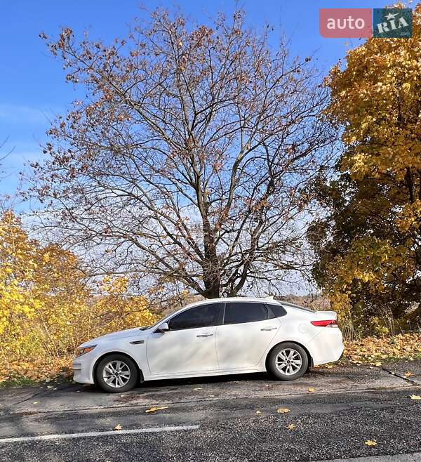 Седан Kia Optima 2016 в 