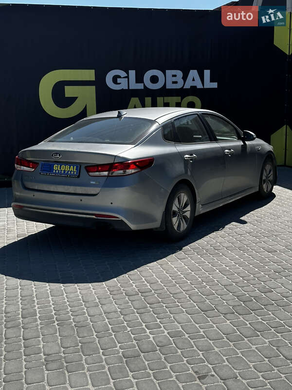 Седан Kia Optima 2016 в Львові