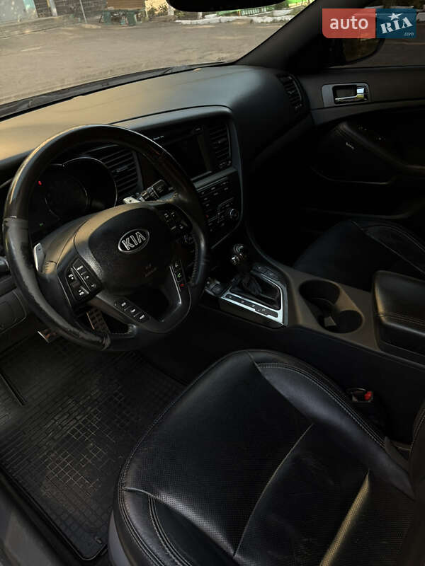 Седан Kia Optima 2013 в Кривом Роге