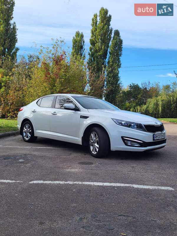 Седан Kia Optima 2011 в Житомире